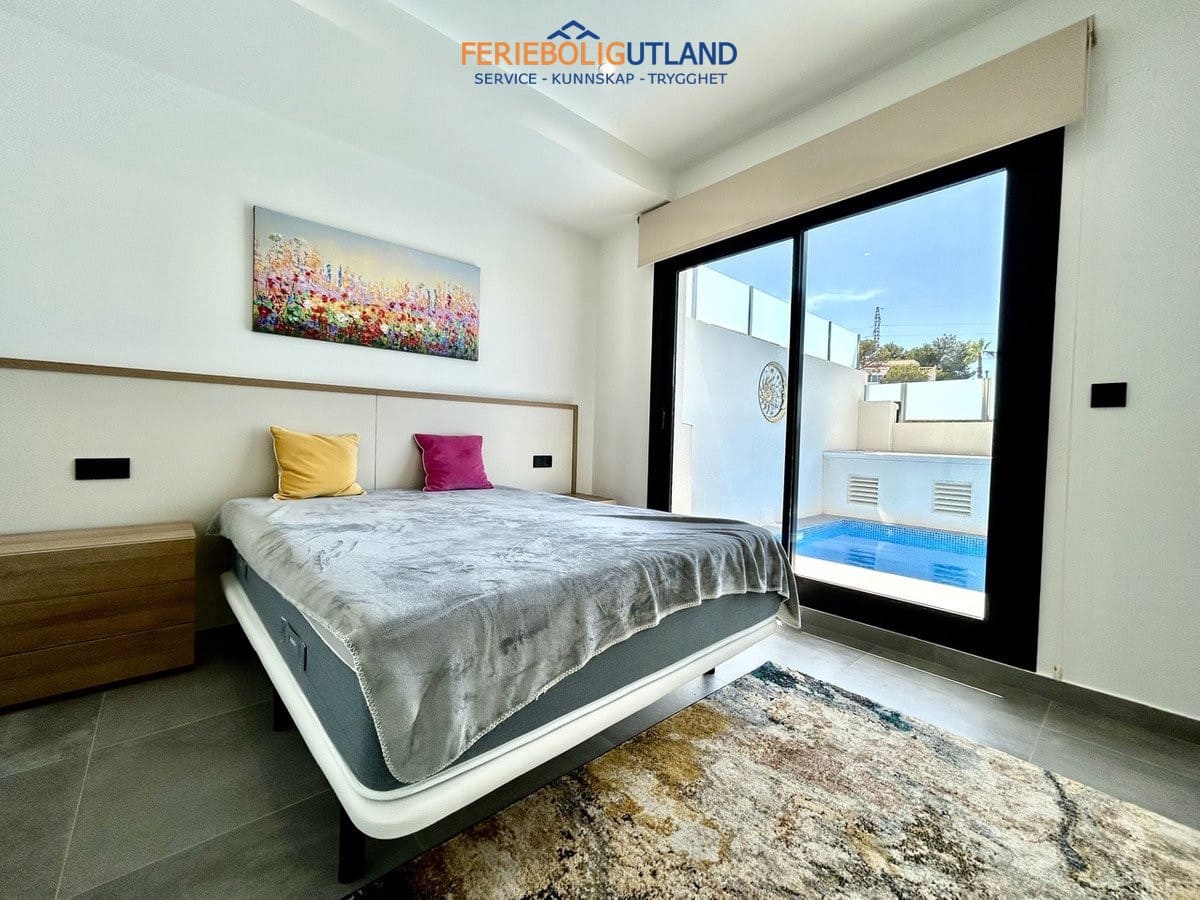 2 chambre Villa/Maison à vendre à Villamartin avec piscine garage - 425 000 € (Ref: 10001099)