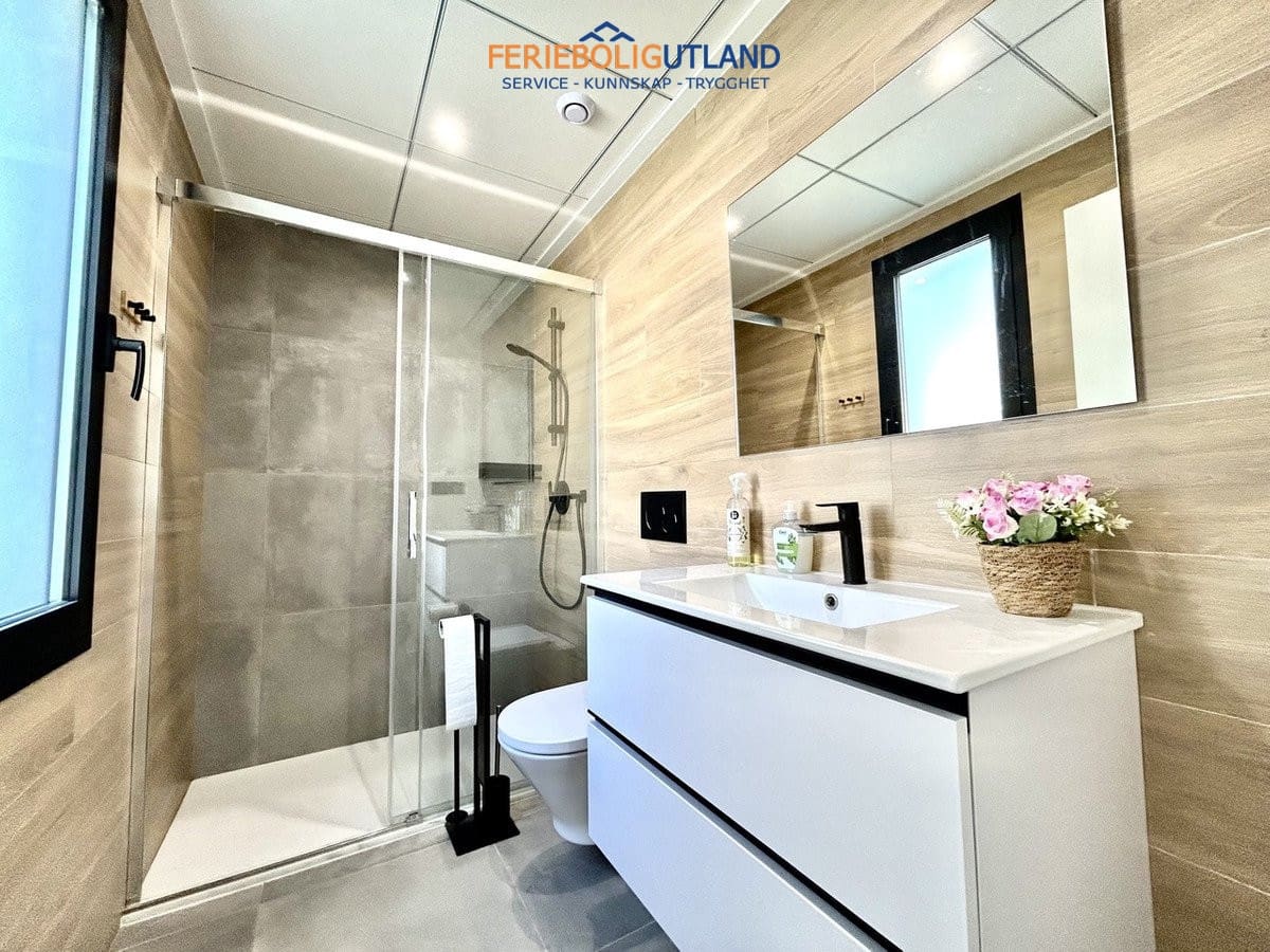 2 chambre Villa/Maison à vendre à Villamartin avec piscine garage - 425 000 € (Ref: 10001099)