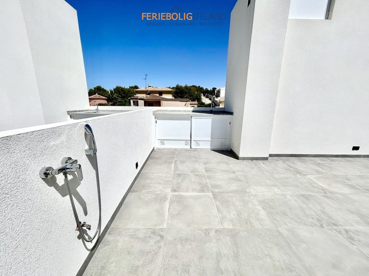 2 chambre Villa/Maison à vendre à Villamartin avec piscine garage - 425 000 € (Ref: 10001099)