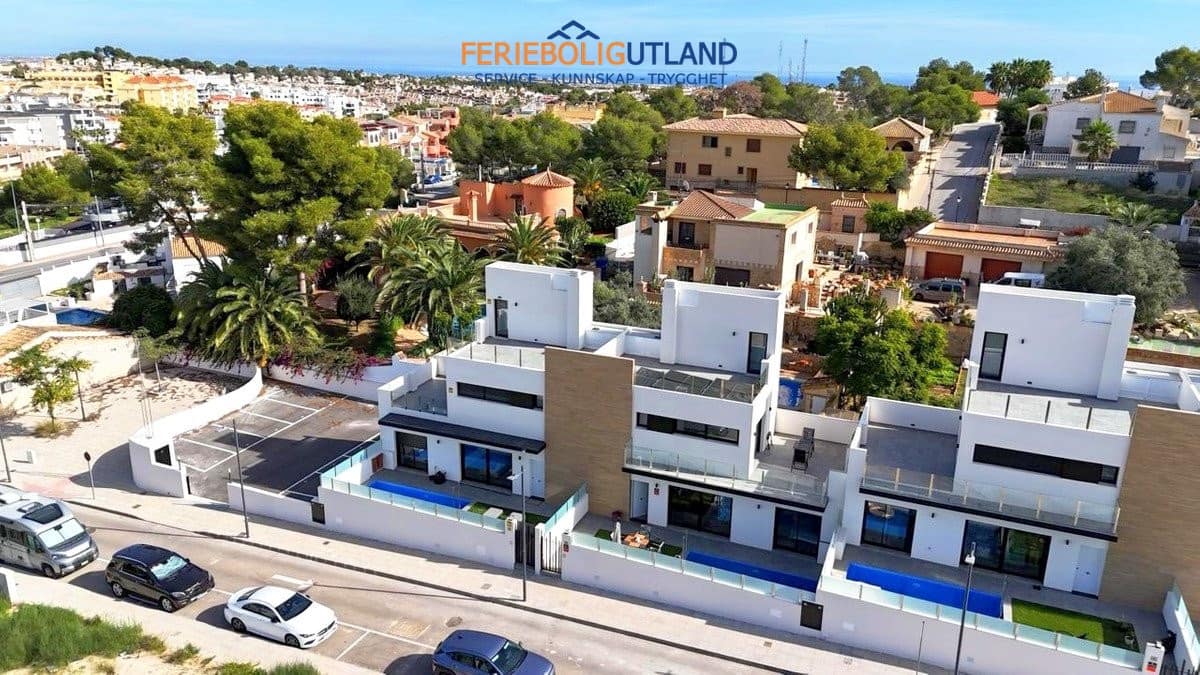 2 chambre Villa/Maison à vendre à Villamartin avec piscine garage - 425 000 € (Ref: 10001099)
