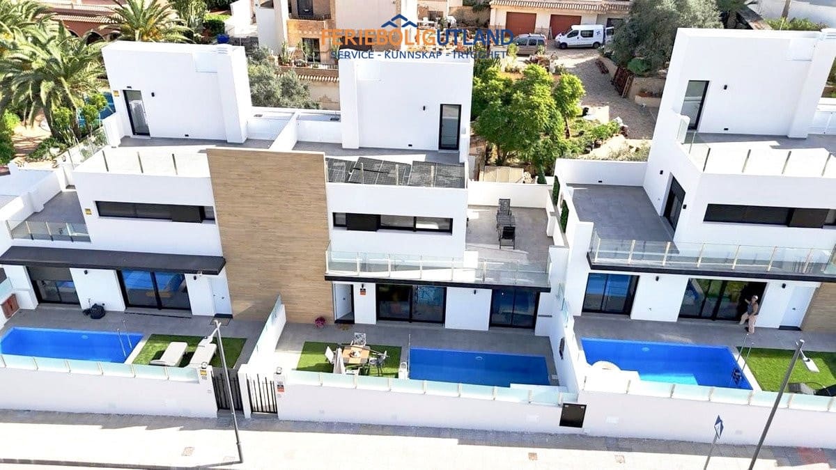 2 chambre Villa/Maison à vendre à Villamartin avec piscine garage - 425 000 € (Ref: 10001099)