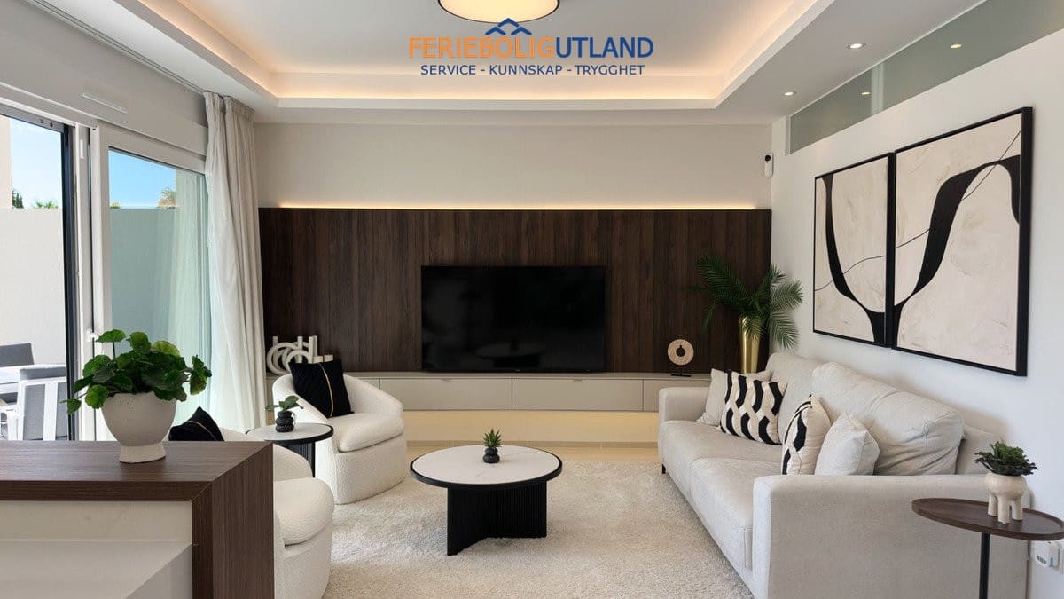 2 slaapkamer Bungalow te koop in Ciudad Quesada met zwembad garage - € 359.000 (Ref: 10001107)