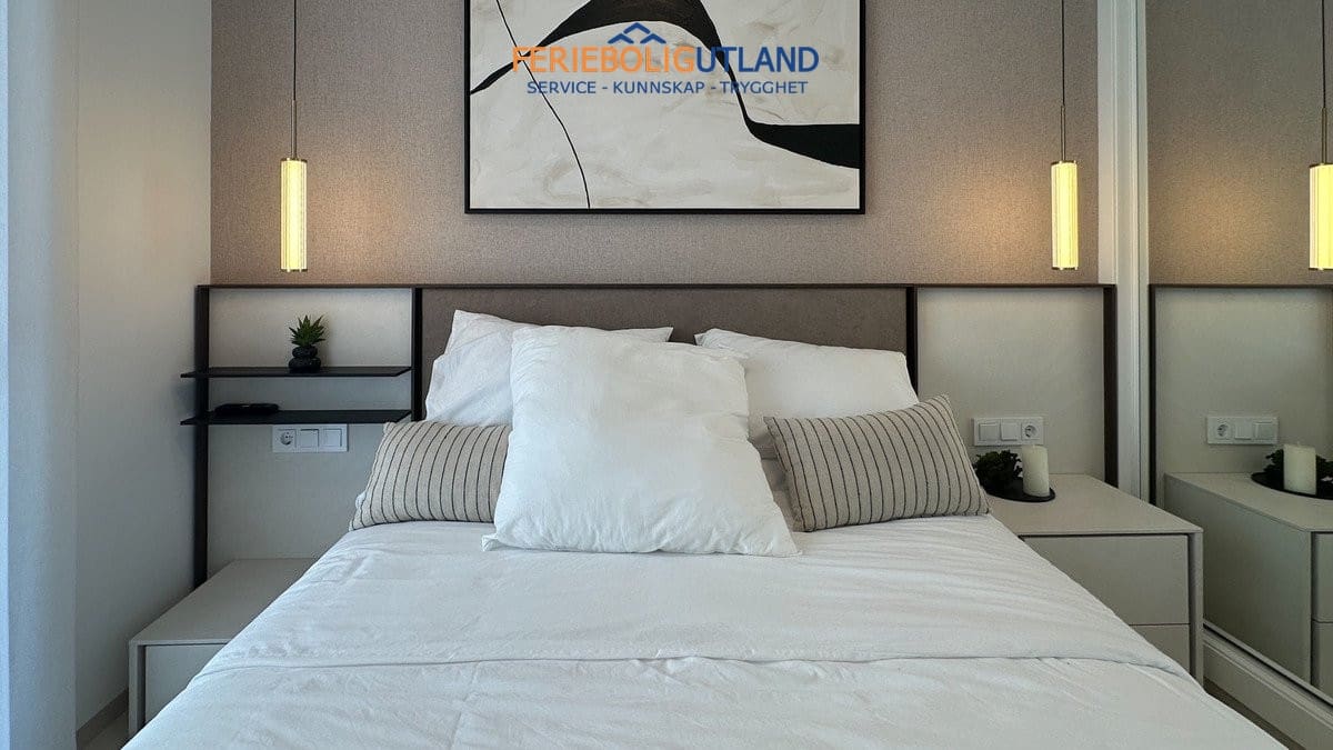 2 slaapkamer Bungalow te koop in Ciudad Quesada met zwembad garage - € 359.000 (Ref: 10001107)