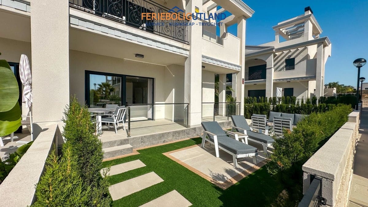 2 slaapkamer Bungalow te koop in Ciudad Quesada met zwembad garage - € 359.000 (Ref: 10001107)