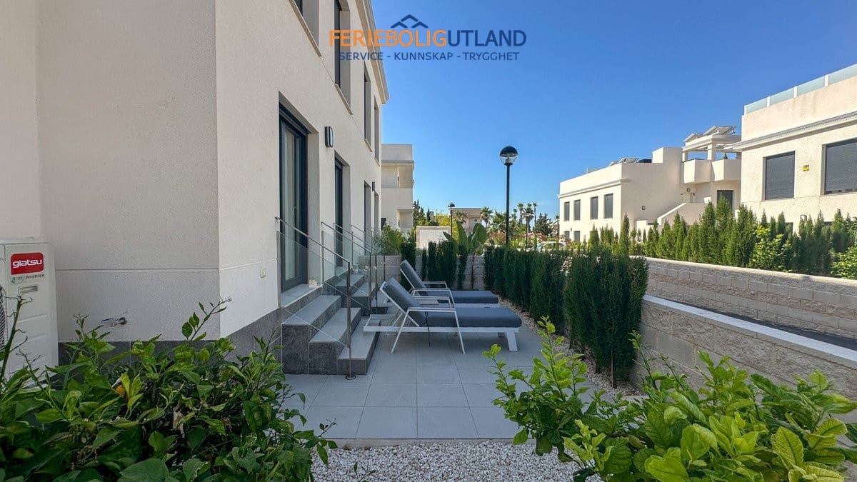 2 slaapkamer Bungalow te koop in Ciudad Quesada met zwembad garage - € 359.000 (Ref: 10001107)