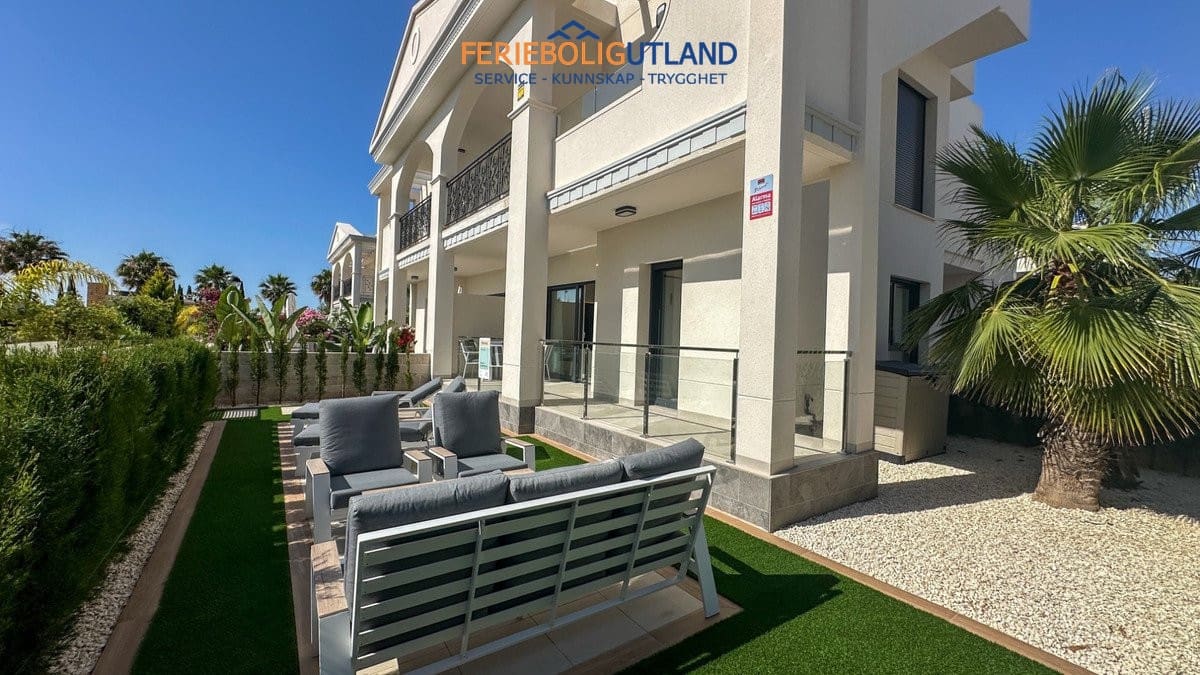 2 slaapkamer Bungalow te koop in Ciudad Quesada met zwembad garage - € 359.000 (Ref: 10001107)