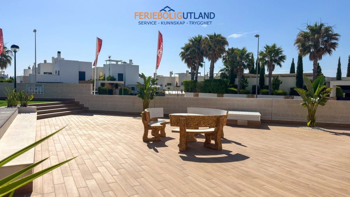 2 slaapkamer Bungalow te koop in Ciudad Quesada met zwembad garage - € 359.000 (Ref: 10001107)