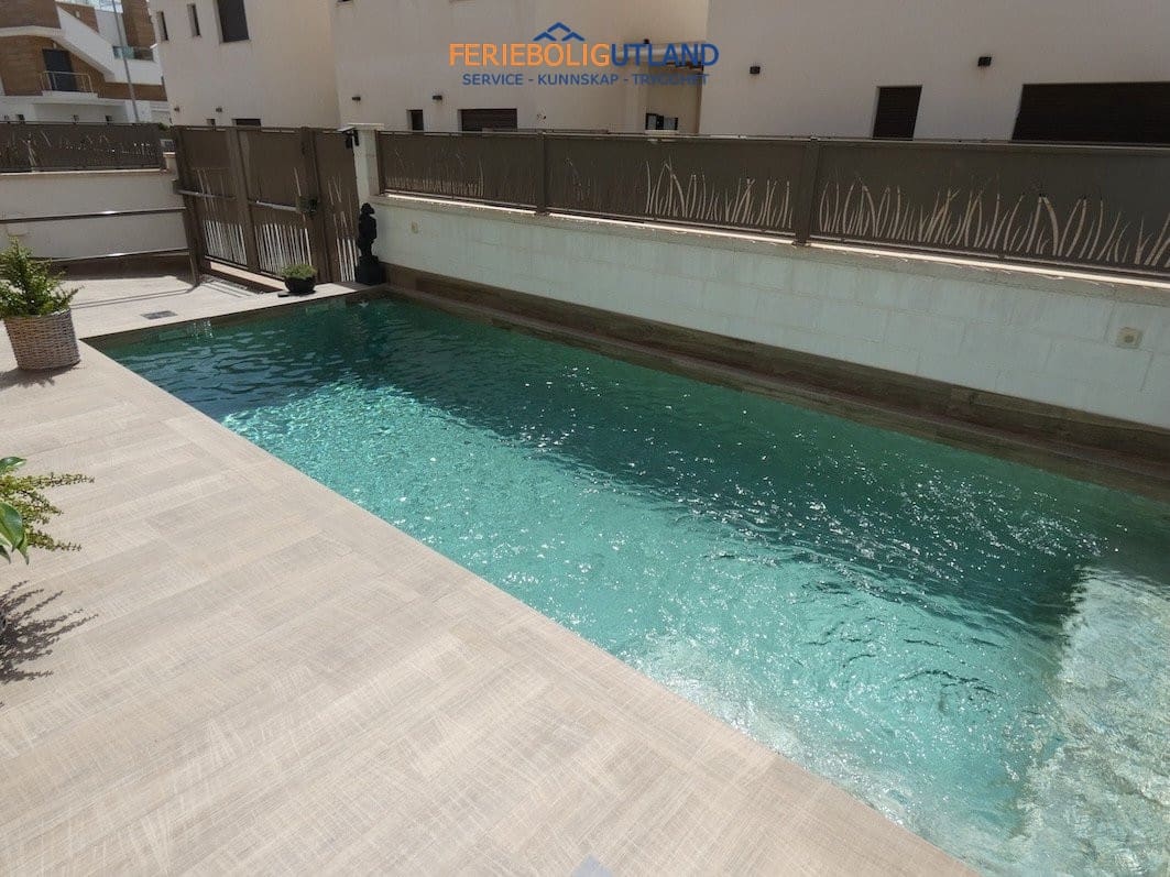 3 sovrum Villa till salu i Ciudad Quesada med pool garage - 399 995 € (Ref: 10001108)