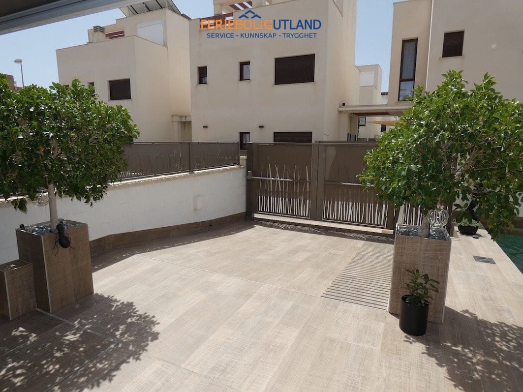 3 sovrum Villa till salu i Ciudad Quesada med pool garage - 399 995 € (Ref: 10001108)