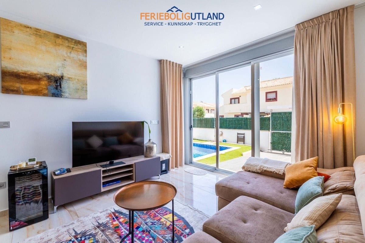 Chalet de 3 habitaciones en Ciudad Quesada en venta con piscina garaje - 399.000 € (Ref: 10001109)