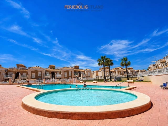 4 soveværelse Byhus til salg i Aguas Nuevas, Torrevieja med swimmingpool garage - € 279.000 (Ref: 10001115)