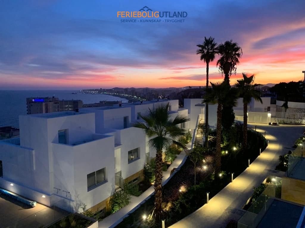 5 Zimmer Doppelhaus zu verkaufen in Fuengirola mit Pool Garage - 949.000 € (Ref: 10001119)