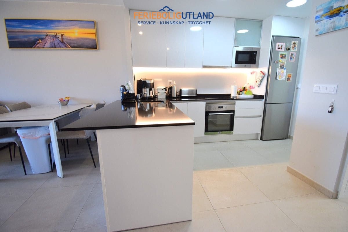 Apartamento de 2 habitaciones en Playa Flamenca en venta con piscina garaje - 365.000 € (Ref: 10001123)
