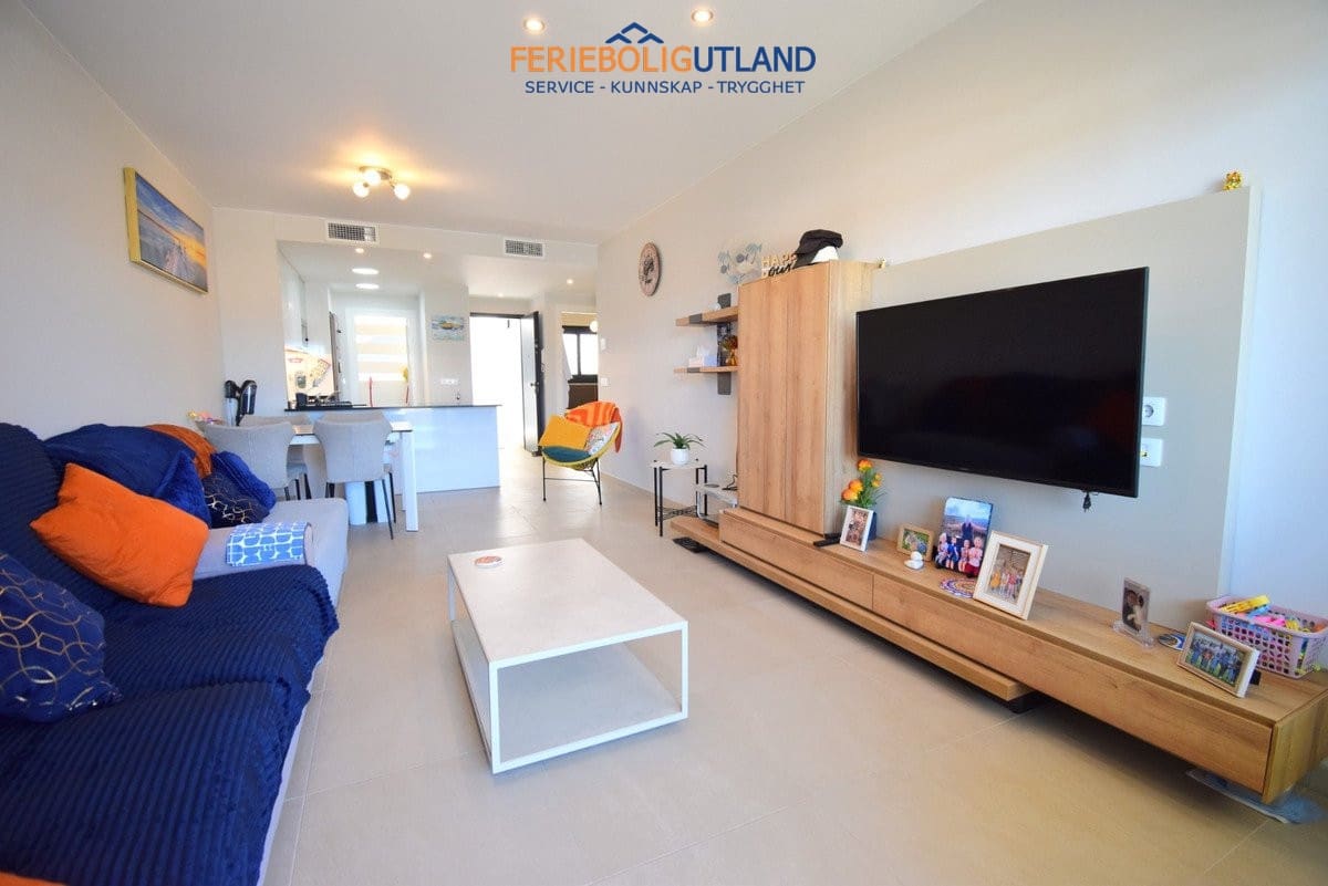 Apartamento de 2 habitaciones en Playa Flamenca en venta con piscina garaje - 365.000 € (Ref: 10001123)