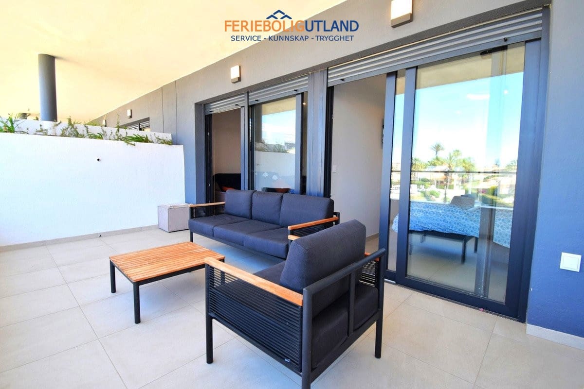 Apartamento de 2 habitaciones en Playa Flamenca en venta con piscina garaje - 365.000 € (Ref: 10001123)