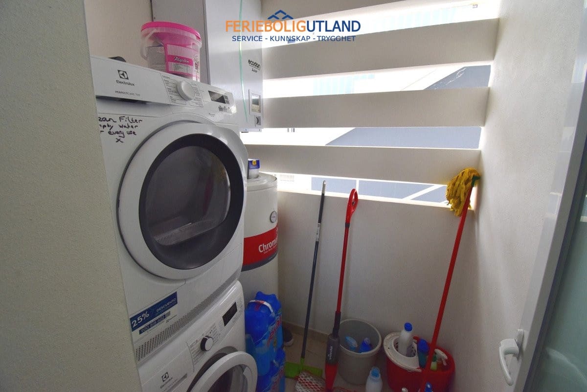 Apartamento de 2 habitaciones en Playa Flamenca en venta con piscina garaje - 365.000 € (Ref: 10001123)