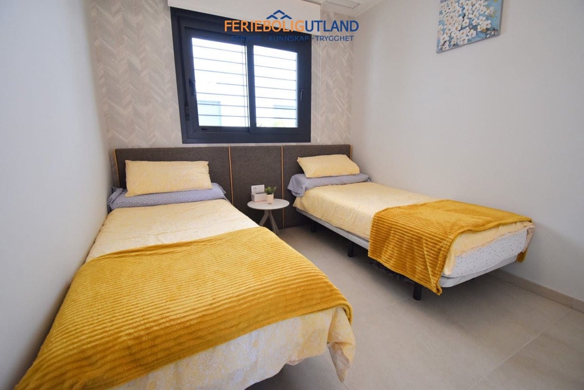 Apartamento de 2 habitaciones en Playa Flamenca en venta con piscina garaje - 365.000 € (Ref: 10001123)