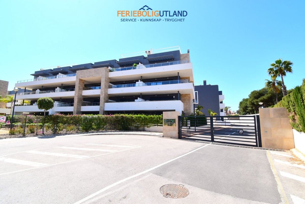 Apartamento de 2 habitaciones en Playa Flamenca en venta con piscina garaje - 365.000 € (Ref: 10001123)