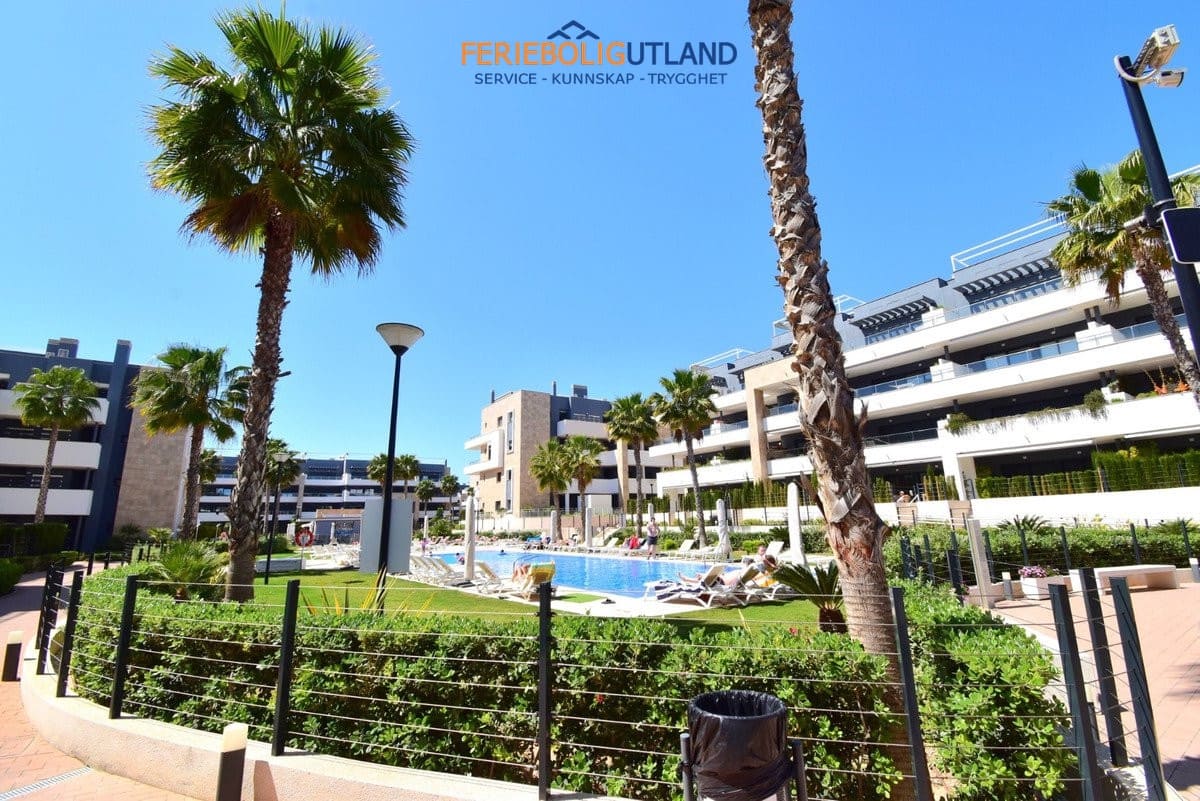 Apartamento de 2 habitaciones en Playa Flamenca en venta con piscina garaje - 365.000 € (Ref: 10001123)