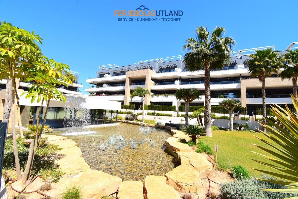 Apartamento de 2 habitaciones en Playa Flamenca en venta con piscina garaje - 365.000 € (Ref: 10001123)