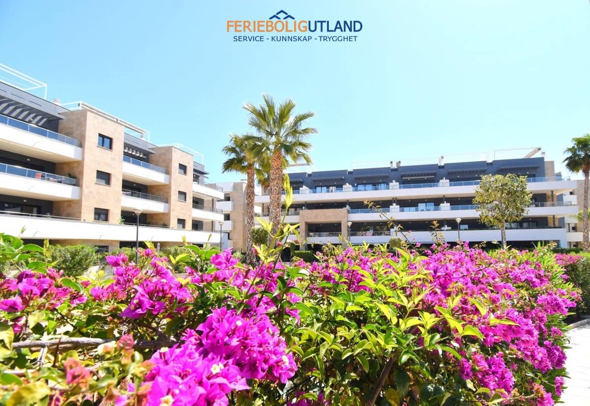 Apartamento de 2 habitaciones en Playa Flamenca en venta con piscina garaje - 365.000 € (Ref: 10001123)