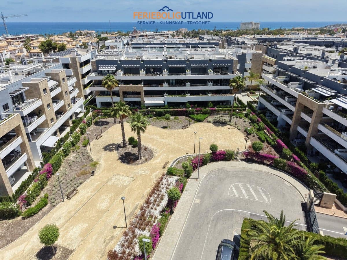 Apartamento de 2 habitaciones en Playa Flamenca en venta con piscina garaje - 365.000 € (Ref: 10001123)