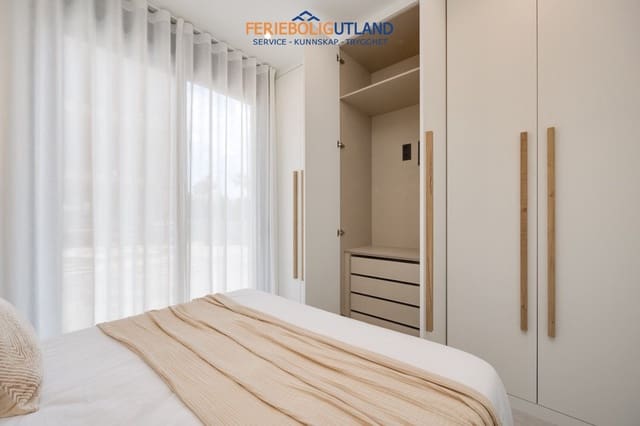 2 soverom Leilighet til salgs i Puerto Deportivo, Guardamar del Segura med svømmebasseng garasje - € 255 000 (Ref: 10001124)