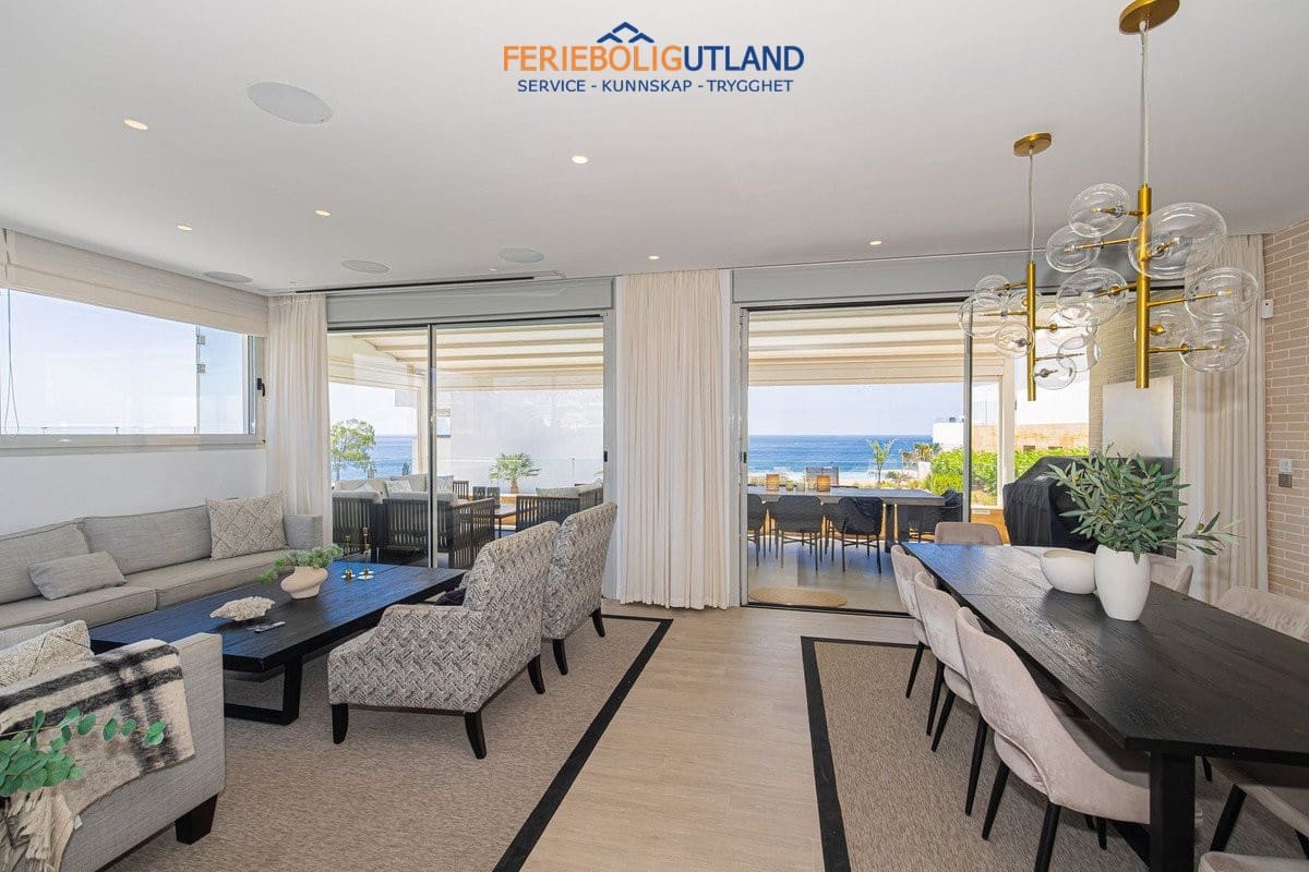Chalet de 5 habitaciones en Fuengirola en venta con piscina - 1.890.000 € (Ref: 10001129)