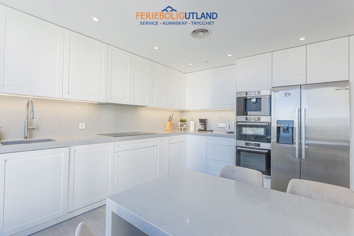 Chalet de 5 habitaciones en Fuengirola en venta con piscina - 1.890.000 € (Ref: 10001129)