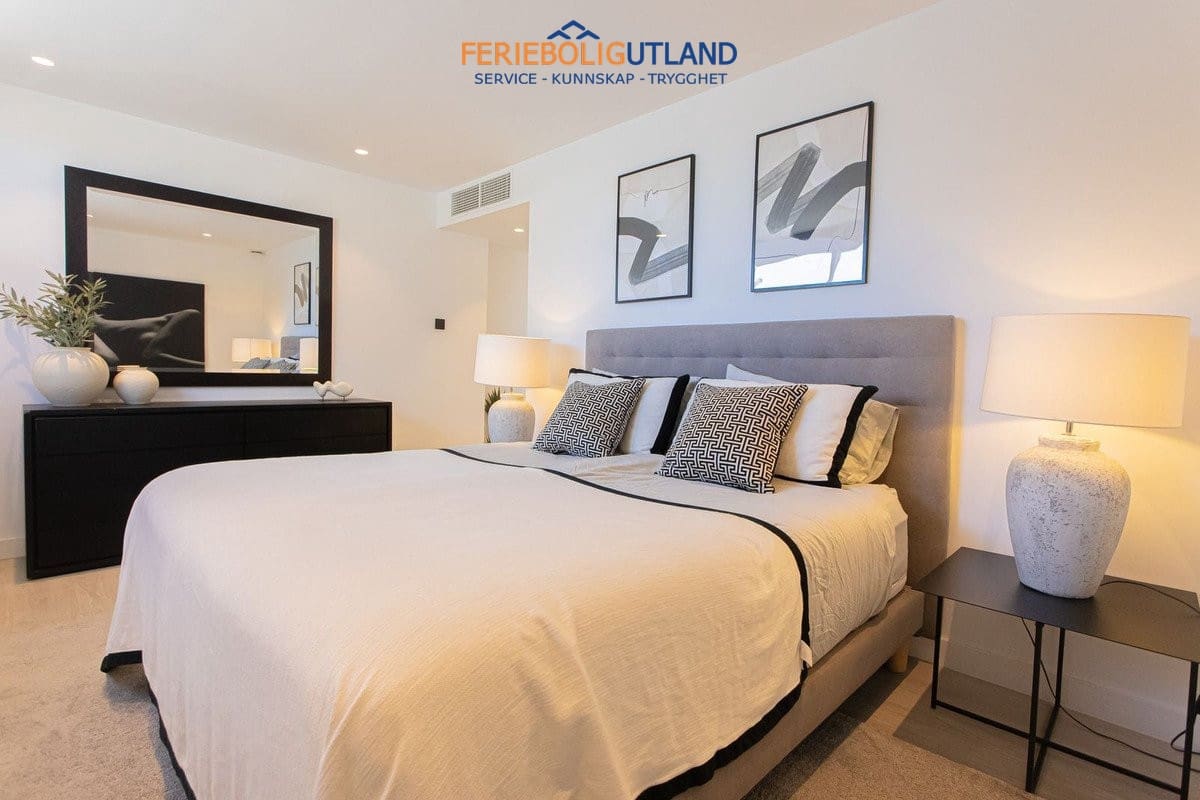 Chalet de 5 habitaciones en Fuengirola en venta con piscina - 1.890.000 € (Ref: 10001129)
