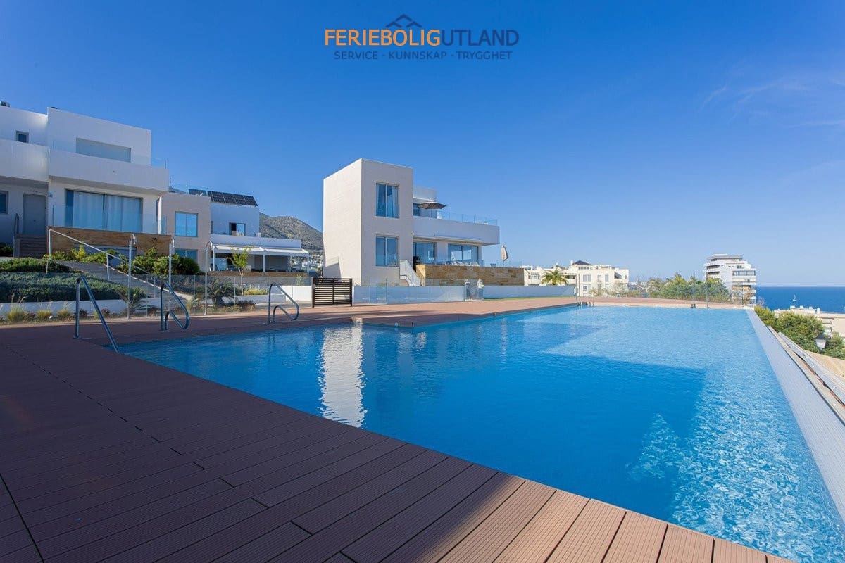 Chalet de 5 habitaciones en Fuengirola en venta con piscina - 1.890.000 € (Ref: 10001129)