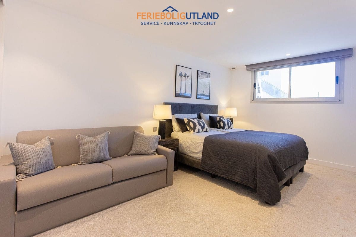 Chalet de 5 habitaciones en Fuengirola en venta con piscina - 1.890.000 € (Ref: 10001129)