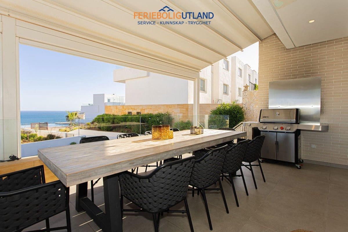 Chalet de 5 habitaciones en Fuengirola en venta con piscina - 1.890.000 € (Ref: 10001129)