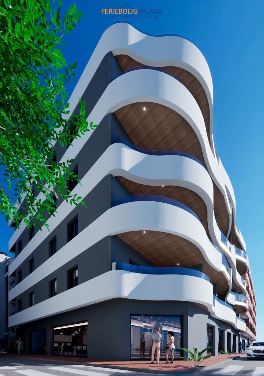 2 slaapkamer Penthouse te koop in Torrevieja met zwembad - € 469.000 (Ref: 10001130)