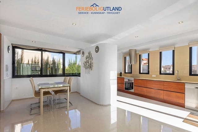 5 soveværelse Villa til salg i La Zenia, Orihuela med swimmingpool - € 895.000 (Ref: 10001132)