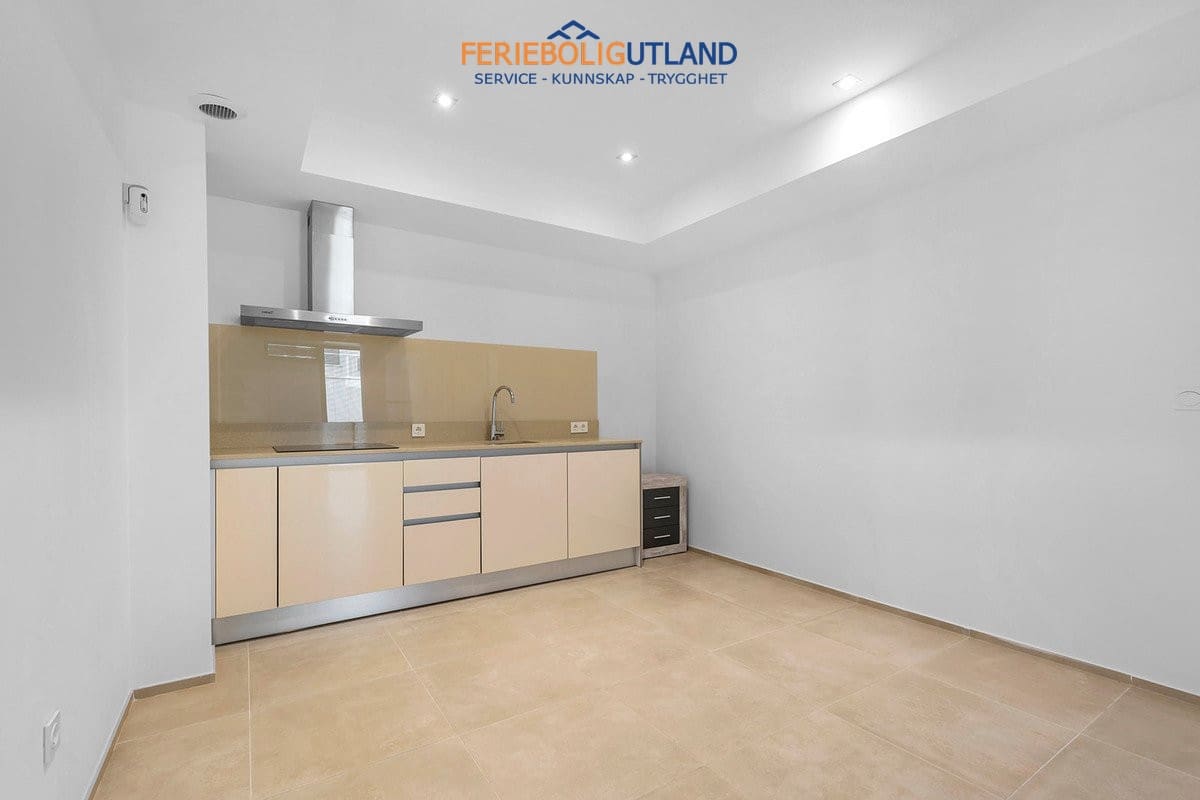 5 sovrum Villa till salu i La Zenia med pool - 895 000 € (Ref: 10001132)