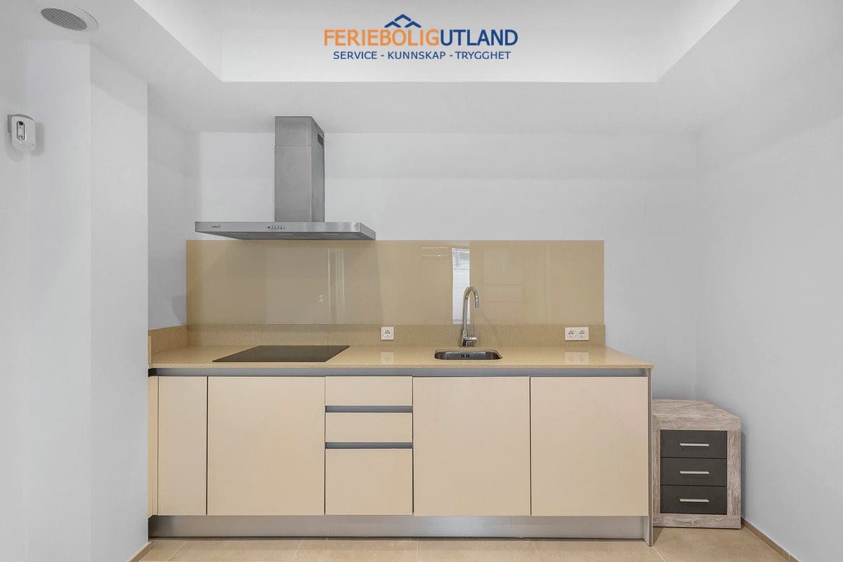5 sovrum Villa till salu i La Zenia med pool - 895 000 € (Ref: 10001132)