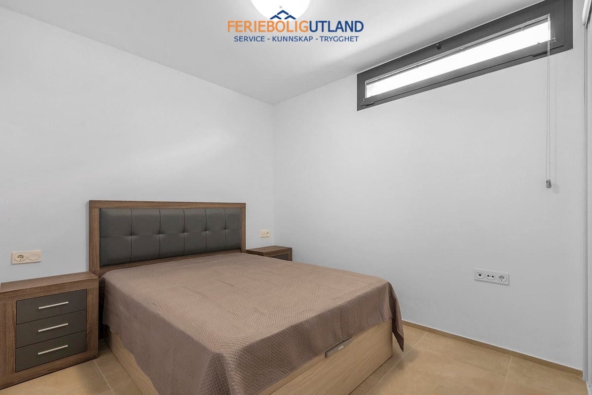 5 sovrum Villa till salu i La Zenia med pool - 895 000 € (Ref: 10001132)