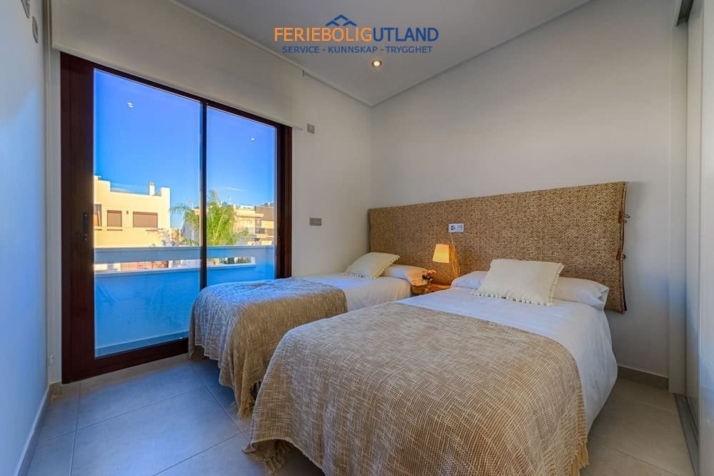 4 camera da letto Casa in vendita in Pilar de la Horadada con piscina garage - 369.900 € (Rif: 10001133)