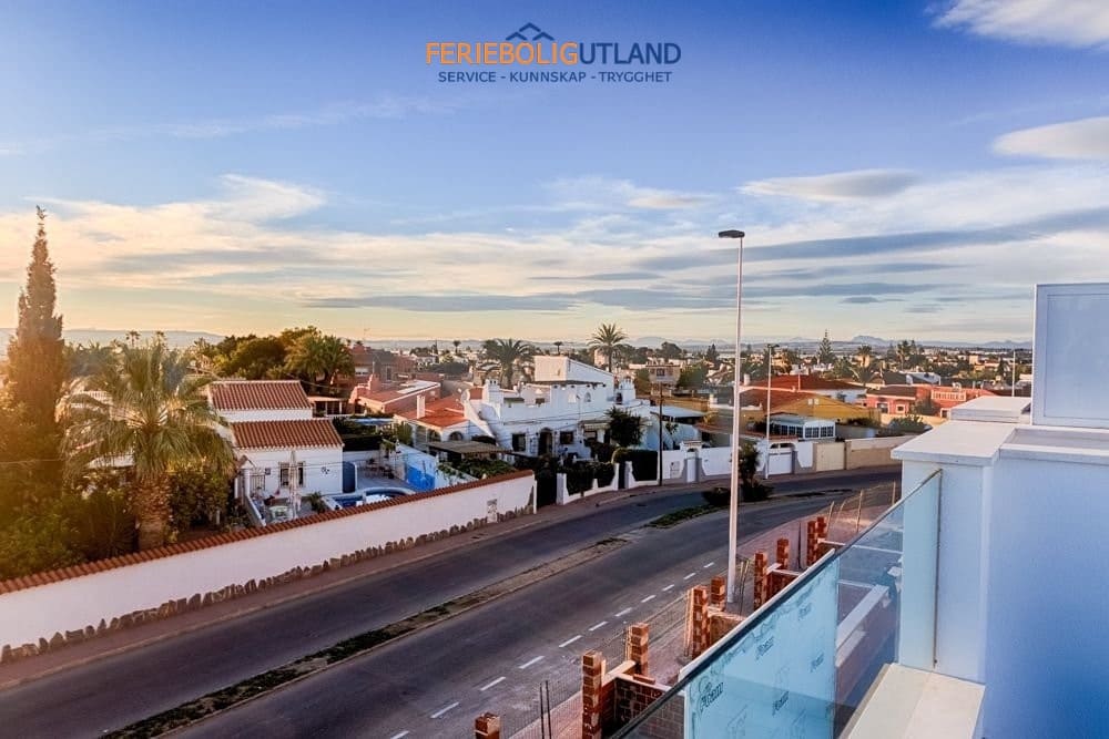 4 camera da letto Casa in vendita in Pilar de la Horadada con piscina garage - 369.900 € (Rif: 10001133)