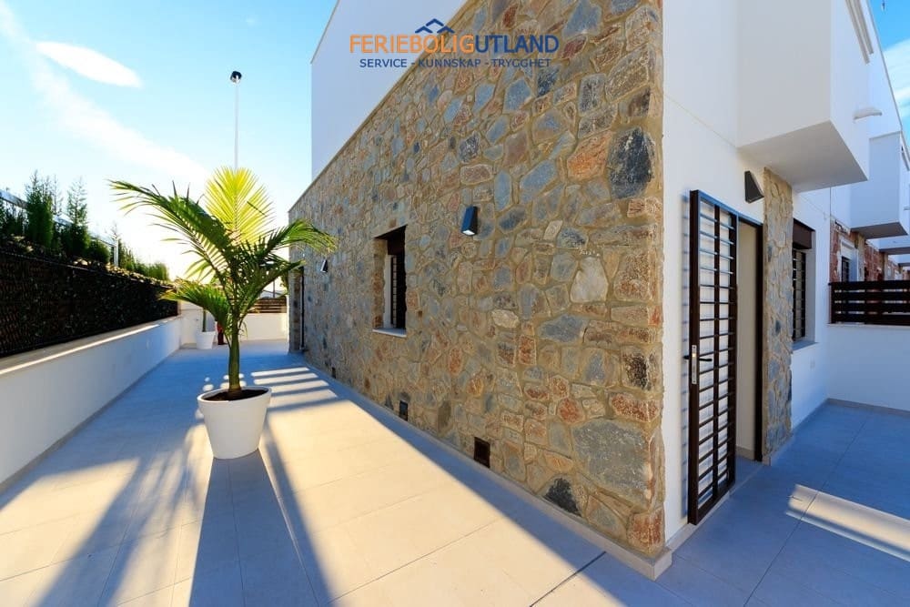 4 camera da letto Casa in vendita in Pilar de la Horadada con piscina garage - 369.900 € (Rif: 10001133)