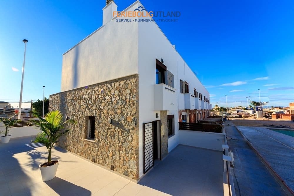 Casa de 3 habitaciones en Pilar de la Horadada en venta con piscina garaje - 354.900 € (Ref: 10001134)