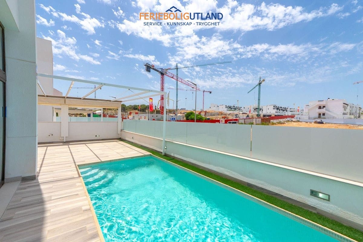 4 soveværelse Villa til salg i Los Balcones med swimmingpool - € 515.000 (Ref: 10001135)
