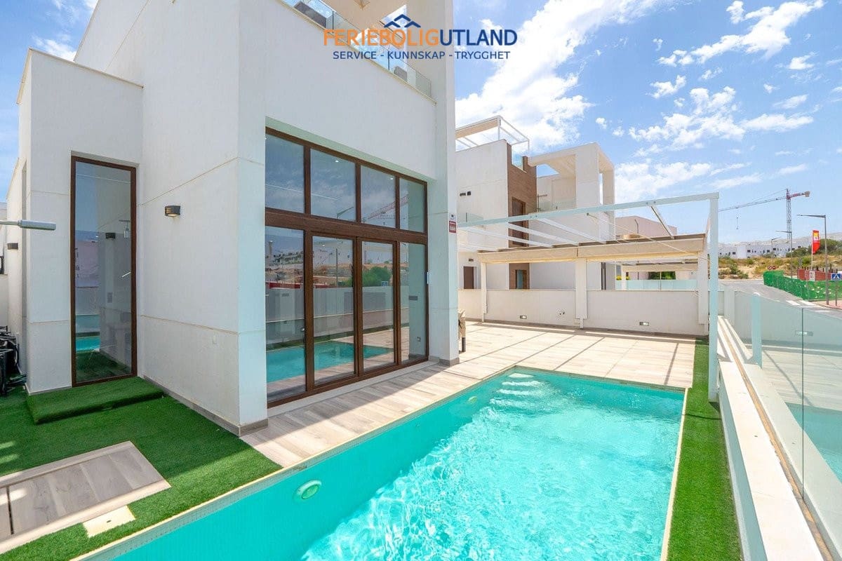 4 soveværelse Villa til salg i Los Balcones med swimmingpool - € 515.000 (Ref: 10001135)