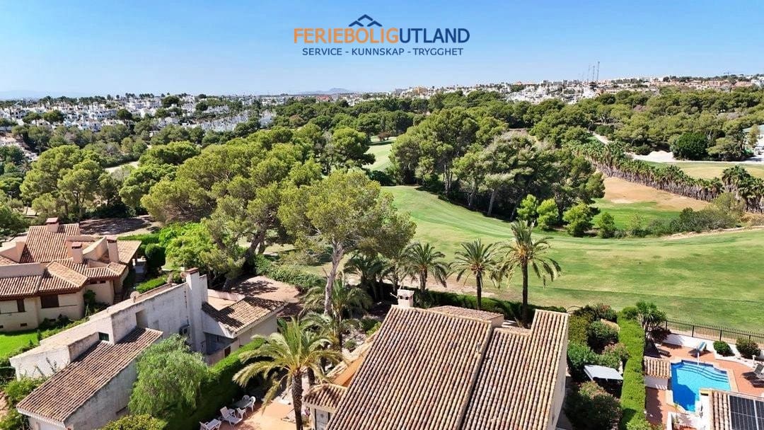 5 soveværelse Villa til salg i Villamartin med swimmingpool garage - € 850.000 (Ref: 10001136)