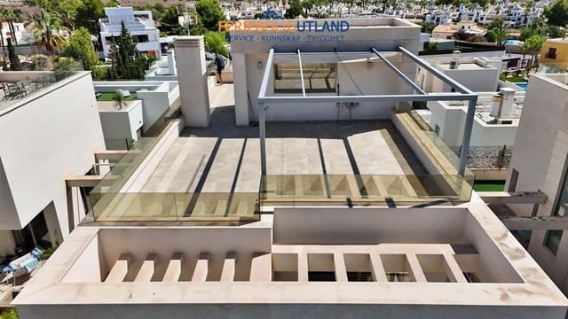 5 soveværelse Villa til salg i Villamartin, Orihuela med swimmingpool garage - € 850.000 (Ref: 10001136)