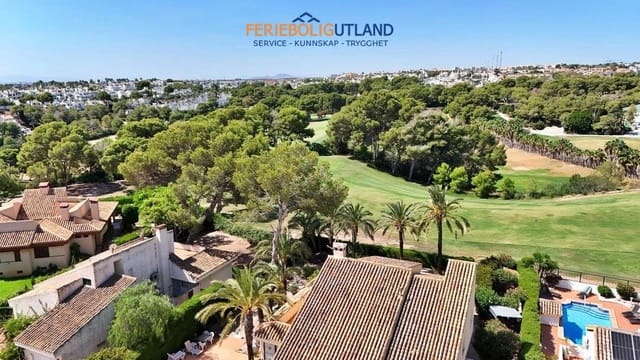 5 soveværelse Villa til salg i Villamartin, Orihuela med swimmingpool garage - € 850.000 (Ref: 10001136)