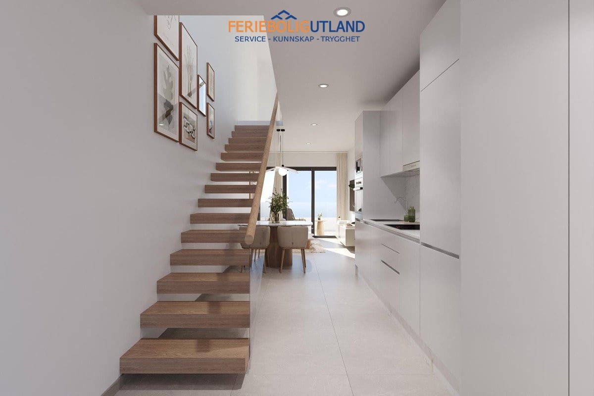 Apartamento de 3 habitaciones en Torrevieja en venta con piscina garaje - 289.000 € (Ref: 10001141)