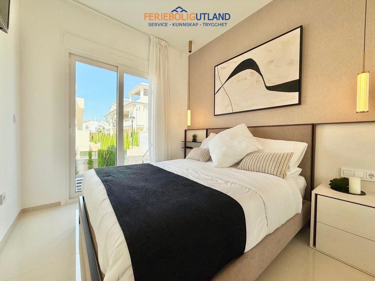 2 bedroom Apartment for sale in Ciudad Quesada with pool garage - € 359,000 (Ref: 10001145)