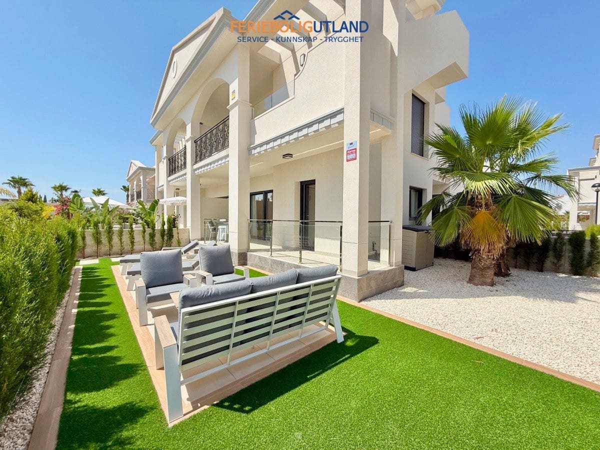 2 bedroom Apartment for sale in Ciudad Quesada with pool garage - € 359,000 (Ref: 10001145)